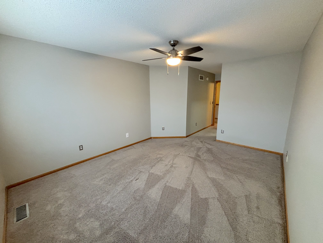 Master bedroom - 2327 Eagle Trace Ln