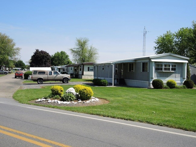 Building Photo - Green Acres