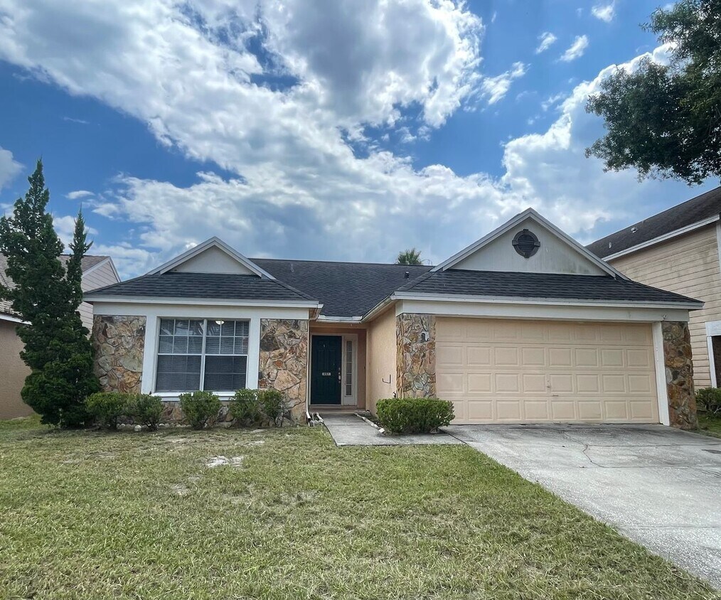 Primary Photo - Great Price, 3B/2B Home in Lake Mary - zon...