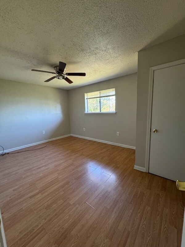 Building Photo - 1714 Cedar Lake Dr
