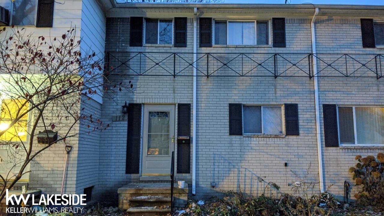 Primary Photo - 112 S Christine Cir
