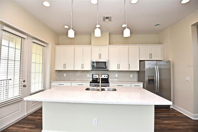 Building Photo - 1620 Lobelia Dr