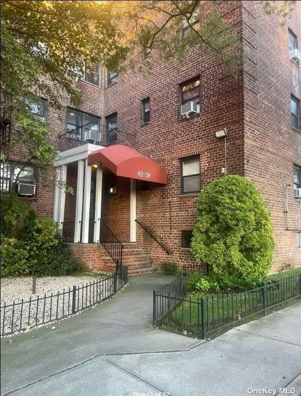 Foto principal - 82-39-82134 134th St