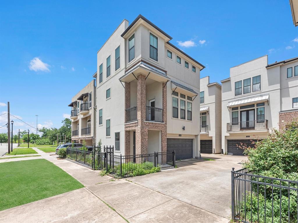 Foto principal - 3610 Chenevert St