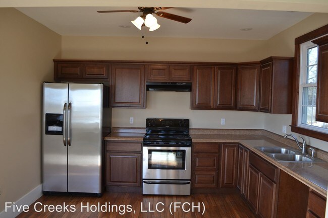 Building Photo - 4 br, 1.5 bath House - 669 16th