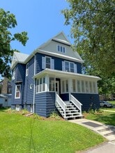 Building Photo - 116 Lathrop St