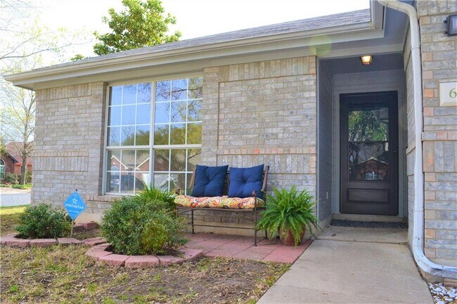 Building Photo - 6611 Zequiel Dr