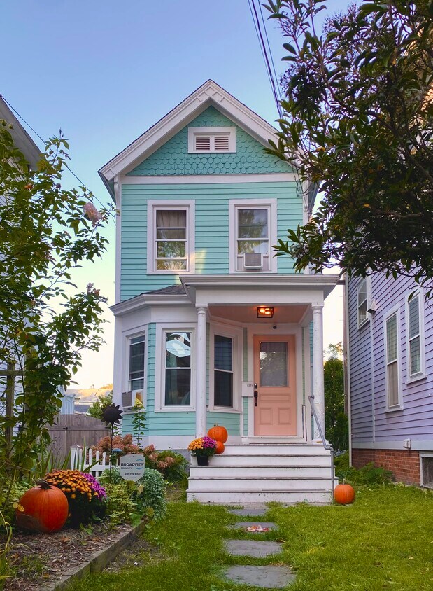 Front entry - 63 1/2 Canner St