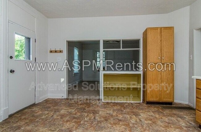 Foto del edificio - 102-104 W 300 N