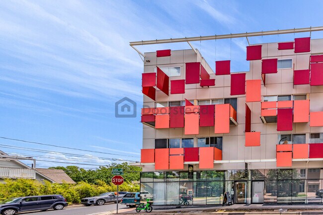 Building Photo - 1200 E 11th St