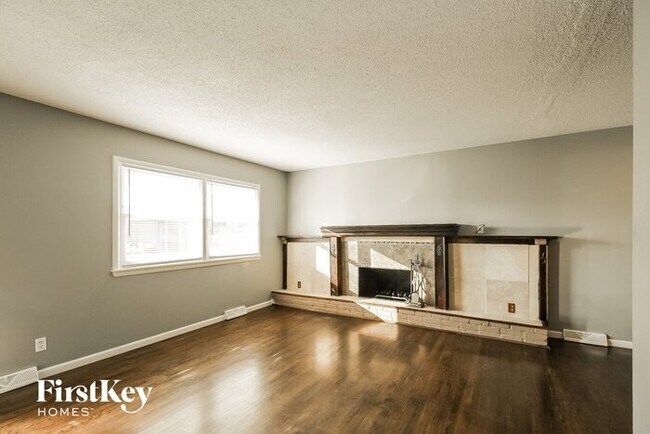 Foto del edificio - 9436 Craig Dr