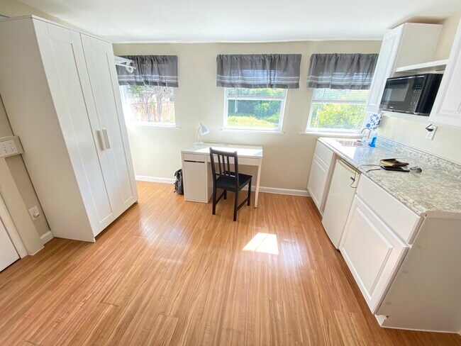 Study Area and Kitchenette - 10 S Grant St