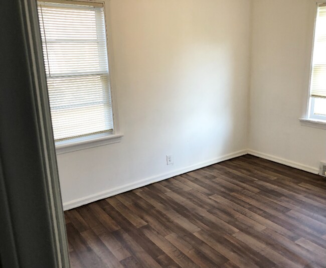 Building Photo - 3153 W Mott Ave