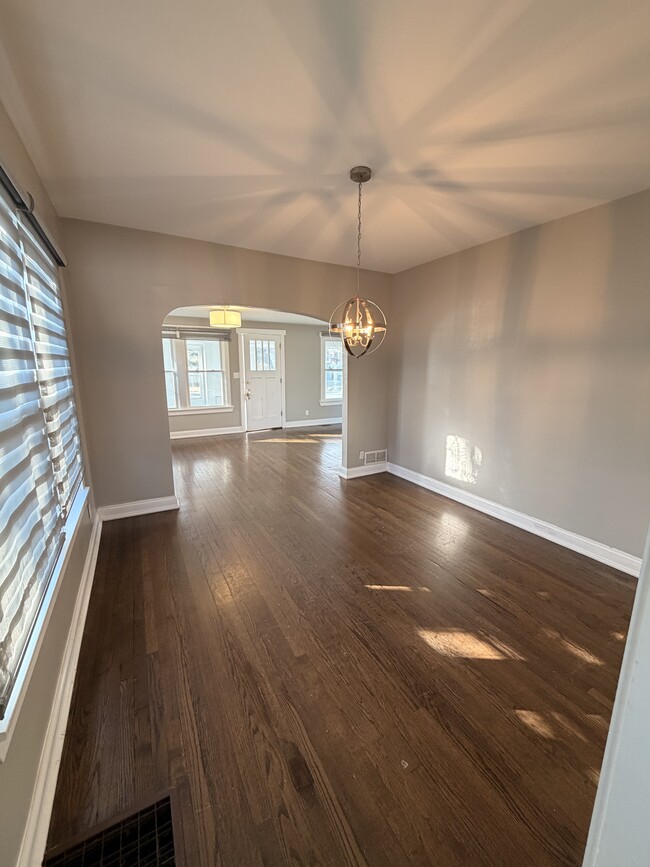 Foto del edificio - 856 Woodlawn Ave