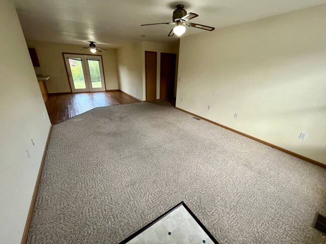 Building Photo - 301 Prospect - Duplex