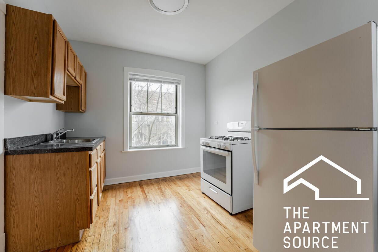 Foto principal - 2458 W Wilson Ave