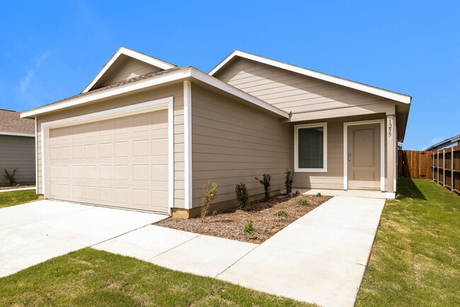 Building Photo - 1255 Maple St