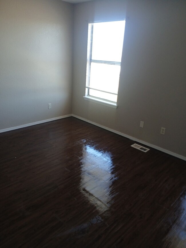 Building Photo - 4301 Yorkshire Dr