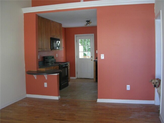 Foto del edificio - 1503 Stone Gate Ln SE