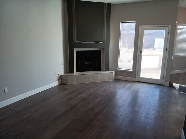 Foto del edificio - 3 Bedroom, 2 Bathroom Home! Schedule a Showing Today!