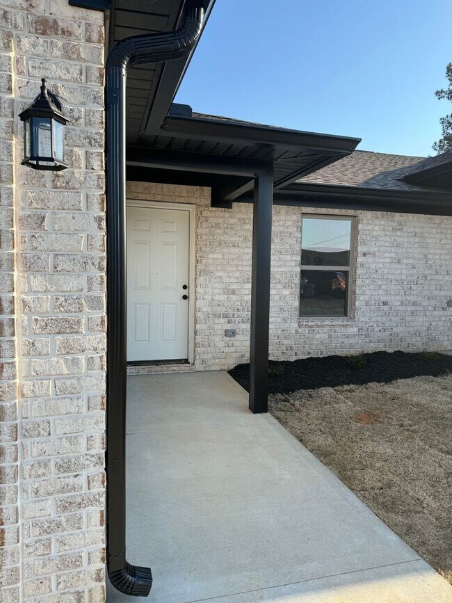 Foto del edificio - Nestled Tri-Plex in the Heart of Greenfield, TN