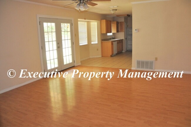 Building Photo - 1801 Dennis Street Copperas Cove, TX 76522...