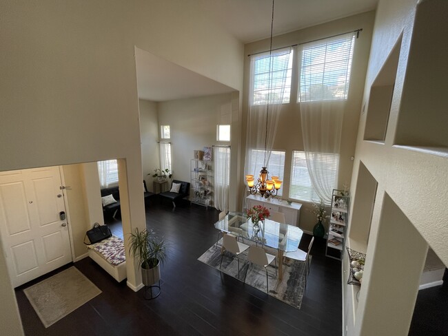 Foto del edificio - 1181 Saratoga Ct