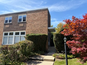 Building Photo - 432 Elm Pl