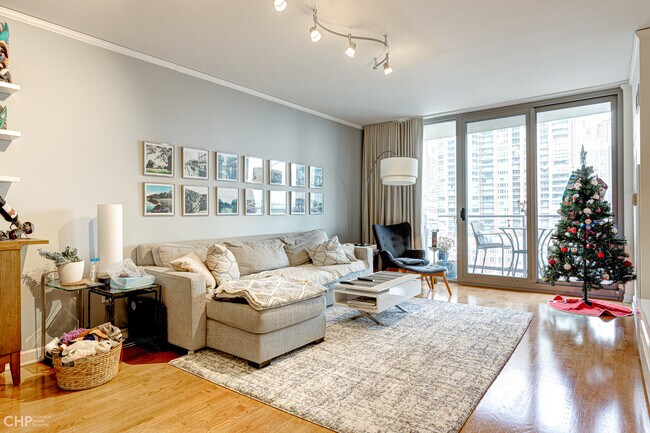 Foto del edificio - 420 E Waterside Dr