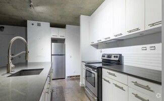 Building Photo - 1414-1414 Rue Chomedey