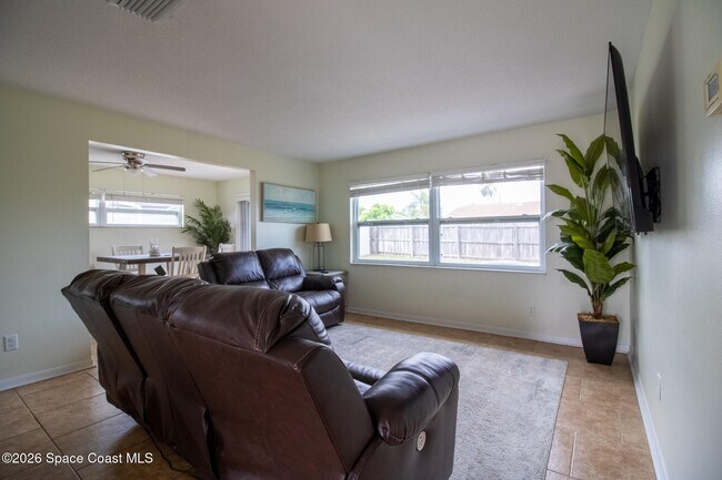 Foto del edificio - 450 Newfound Harbor Dr