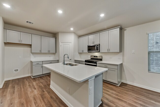 Foto del edificio - 208 Briarwood Ln