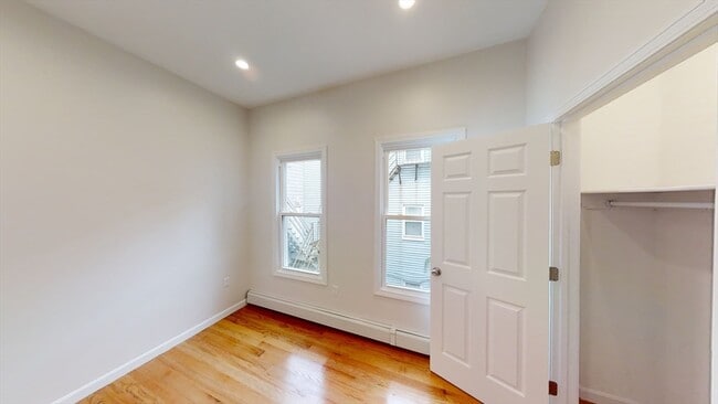 Building Photo - 130 Putnam St