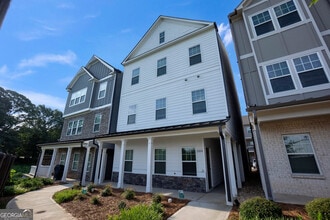 Building Photo - 2104 Irvin Ct