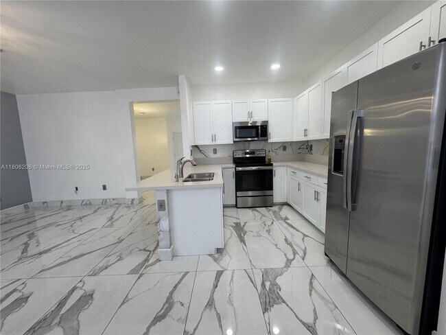Building Photo - 3368 W 108th St