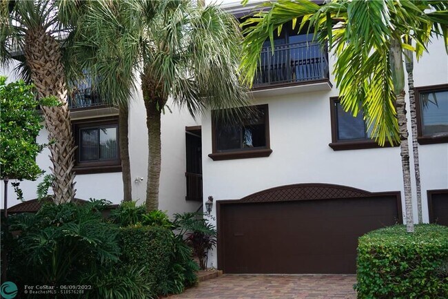 Foto del edificio - 3056 NE 49th St