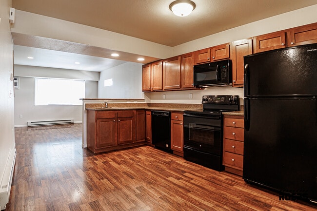 Foto del edificio - Roosevelt Townhomes