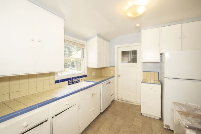 Building Photo - Charming Single Family Home in Midtown Pal...