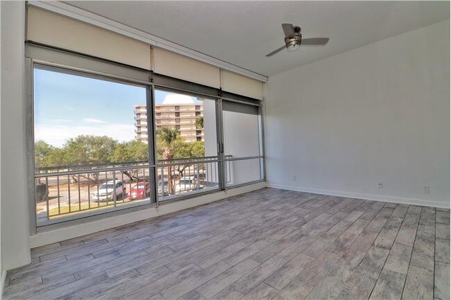 Foto del edificio - 4600 Ocean Dr