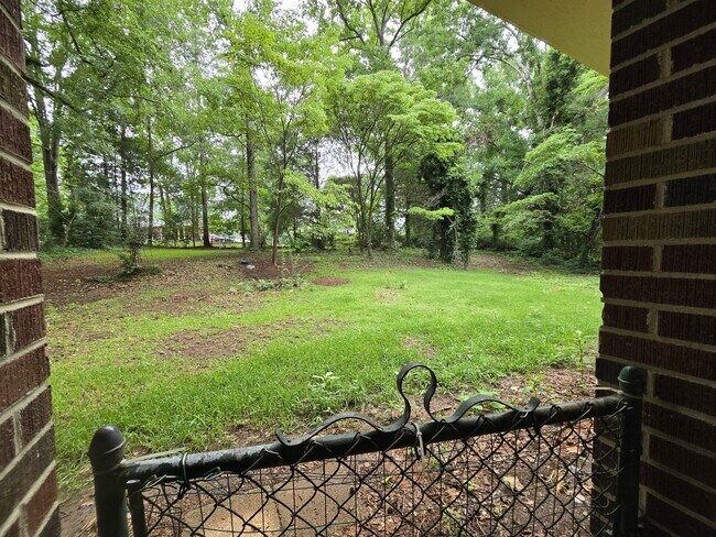 Foto del edificio - 412 Beechwood Cir