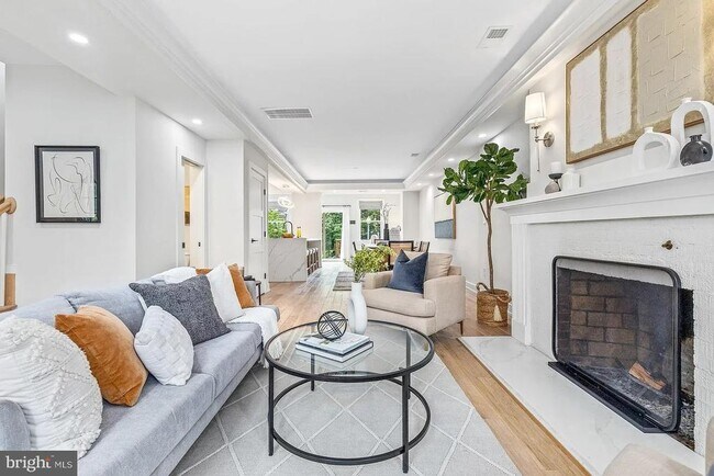 Foto del edificio - 3525 16th St NW