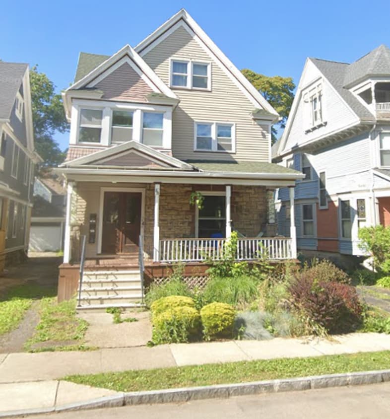 Primary Photo - 86 Harper St