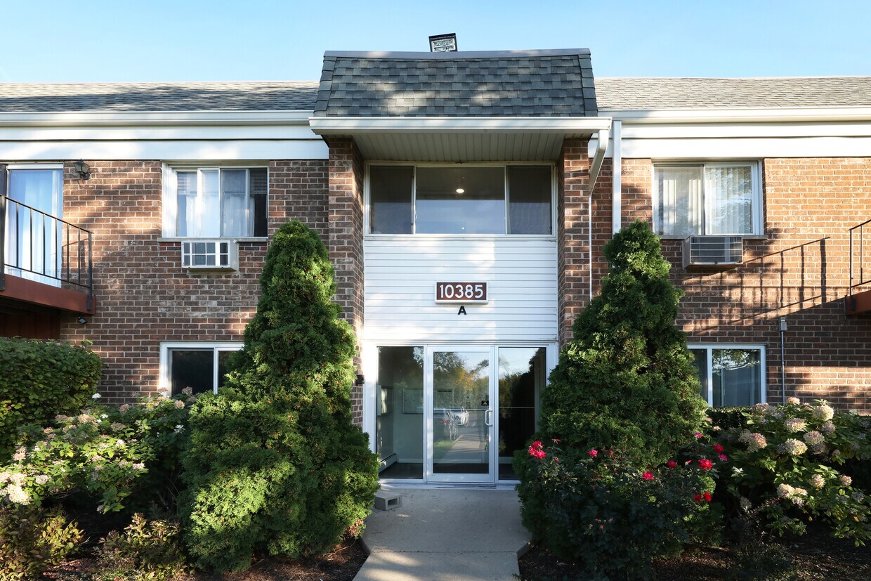 Primary Photo - 10385 Dearlove Rd
