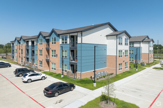 Building Photo - BLUESTEM APARTMENTS