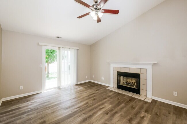 Building Photo - 5901 Blackley Ln