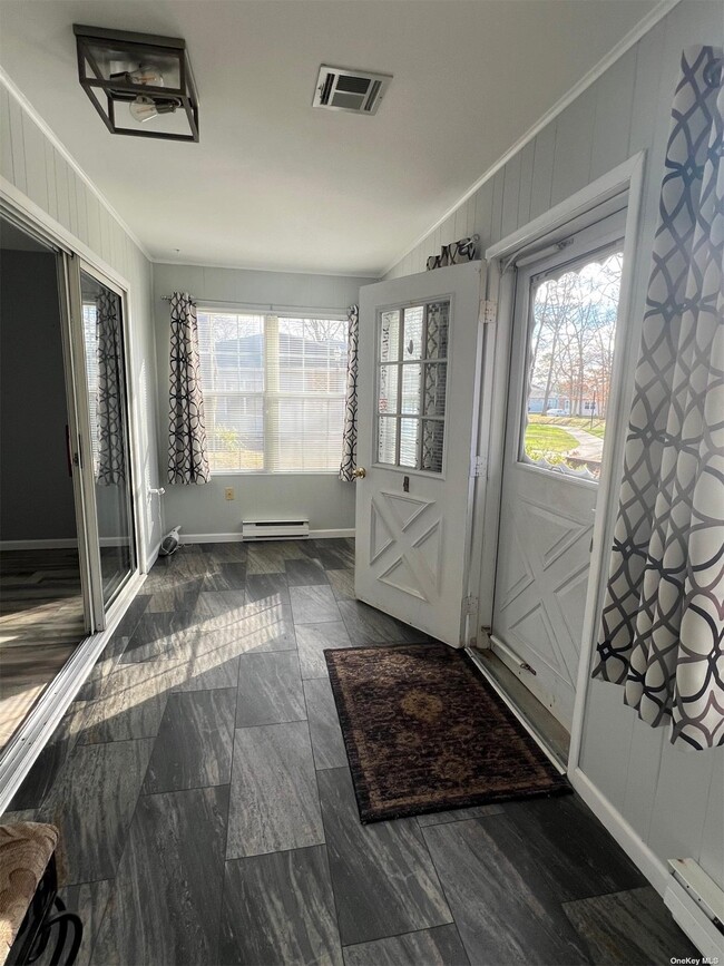 Foto del edificio - 421 Weymouth Ct