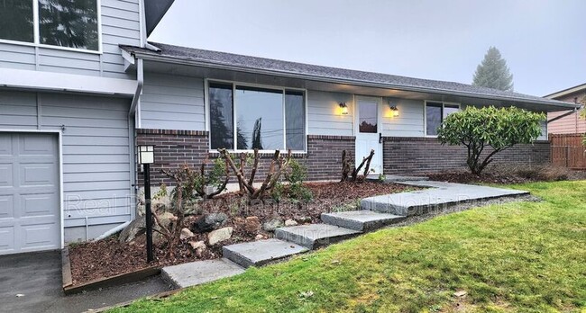 Building Photo - 9026 Cascadia Ave