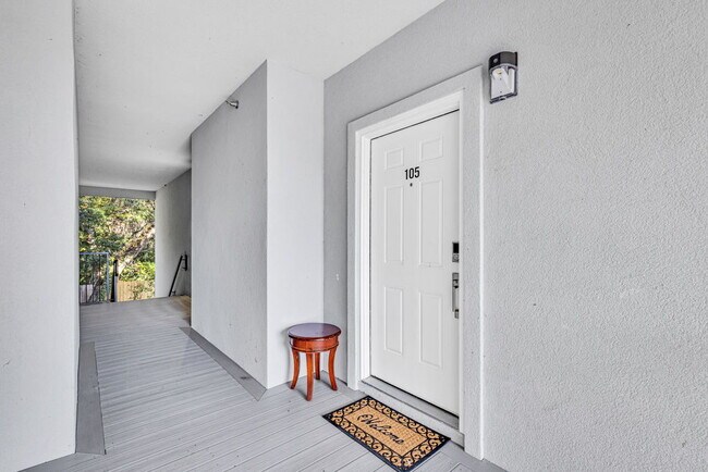 Foto del edificio - Unfurnished Brand New Condo!