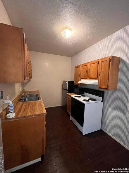 Foto del edificio - 6911 N Us Highway 281 Unit 4