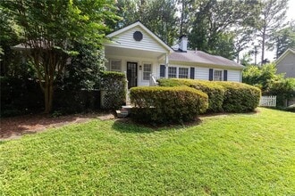 Building Photo - 1311 Roxboro Dr NE